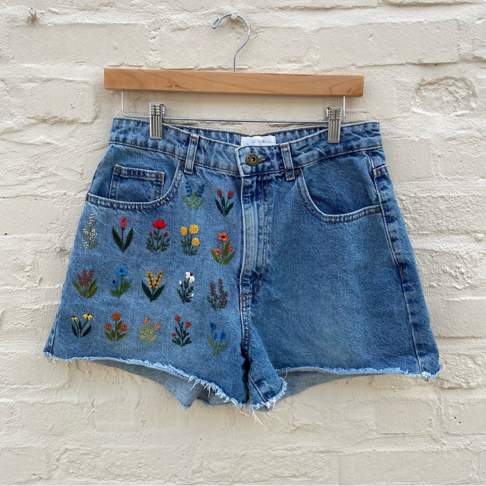 Hand-Embroidered Floral Shorts | Size 8 - Picture 4 of 14